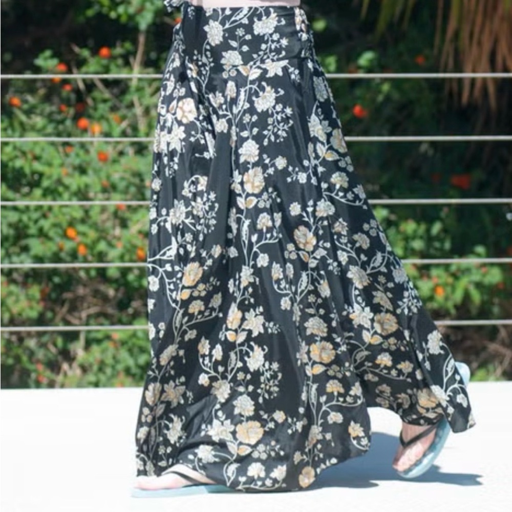 Elegant Floral Wide Leg Pants in Black, Gold and Cream